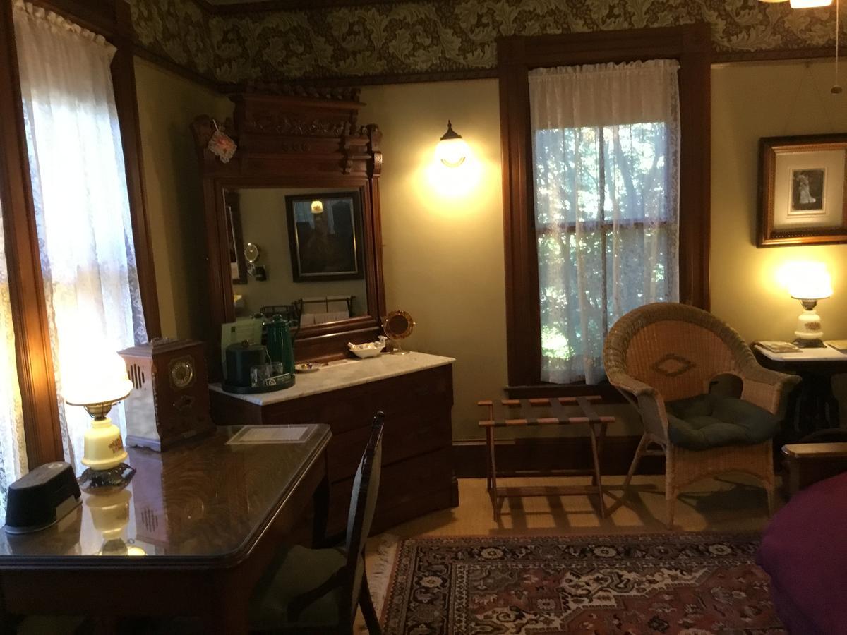 Allen House Inn Amherst Bagian luar foto