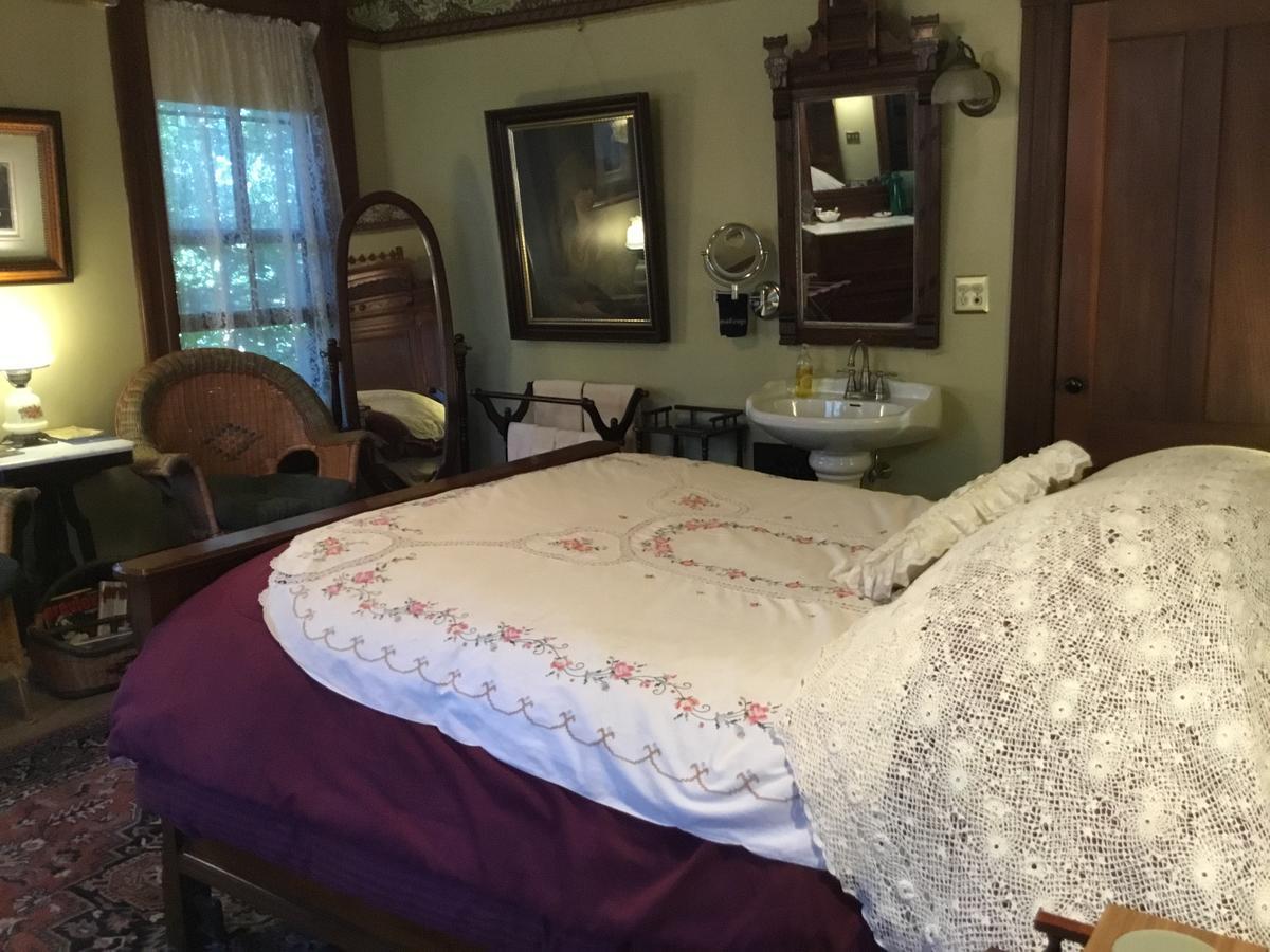 Allen House Inn Amherst Bagian luar foto